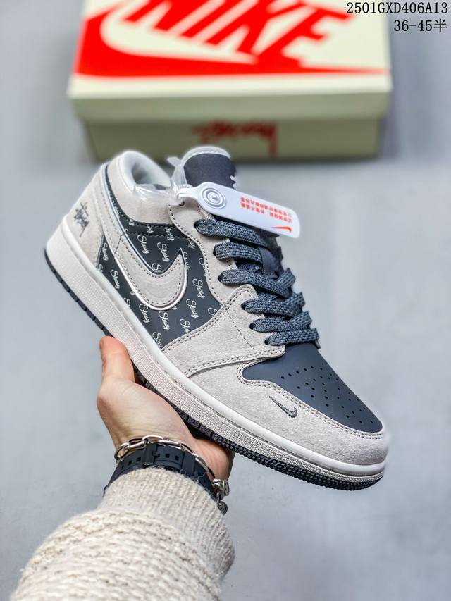 Nike Jordan Air Jordan 1“斯图西联名 蓝白黑底” 高端定制 低帮 复古 减震 防滑 耐磨 篮球鞋 定制鞋盒 大厂纯原品质出货 超高清洁度