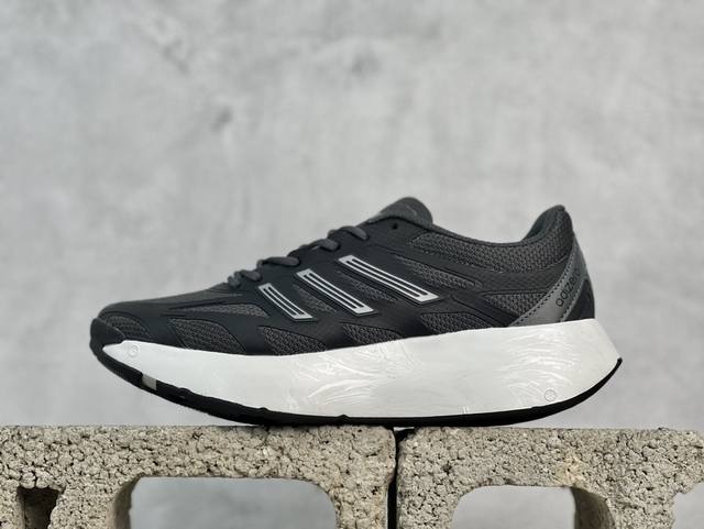放店私 Yh Adidas Adizero Aruku 全新摇摆跑鞋 浮现网络 以永动机为灵感的前卫造型 现代感十足的鞋面线条勾勒 格外引人注目 搭配丰沛的全新