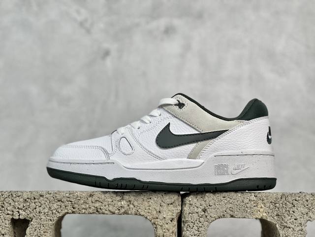 放店私 Nike Full Force Low 时尚复古运动板鞋，复古气质爆棚！近年来复古风的兴起，众多品牌纷纷推出自己的全新鞋款，势必要拿下口味极刁的球鞋爱好