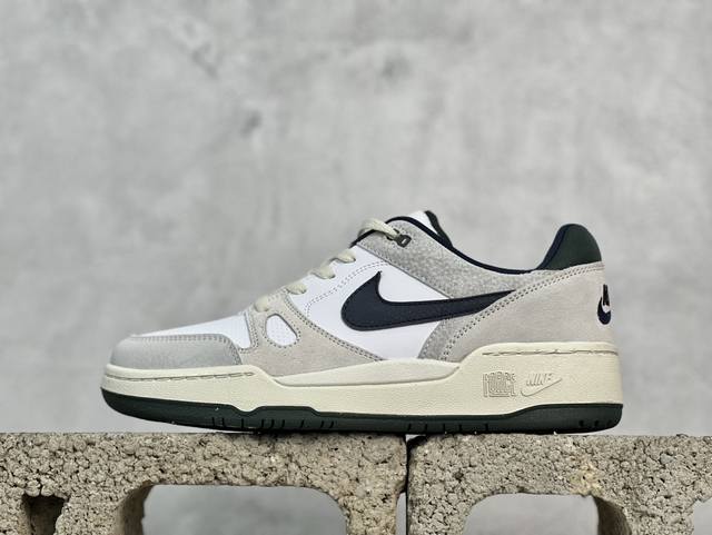放店私 Nike Full Force Low 时尚复古运动板鞋，复古气质爆棚！近年来复古风的兴起，众多品牌纷纷推出自己的全新鞋款，势必要拿下口味极刁的球鞋爱好