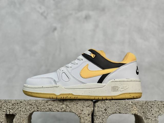放店私 Nike Full Force Low 时尚复古运动板鞋，复古气质爆棚！近年来复古风的兴起，众多品牌纷纷推出自己的全新鞋款，势必要拿下口味极刁的球鞋爱好