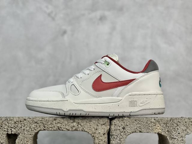放店私 Nike Full Force Low 时尚复古运动板鞋，复古气质爆棚！近年来复古风的兴起，众多品牌纷纷推出自己的全新鞋款，势必要拿下口味极刁的球鞋爱好