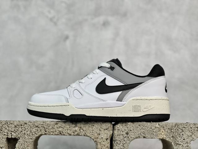 放店私 Nike Full Force Low 时尚复古运动板鞋，复古气质爆棚！近年来复古风的兴起，众多品牌纷纷推出自己的全新鞋款，势必要拿下口味极刁的球鞋爱好