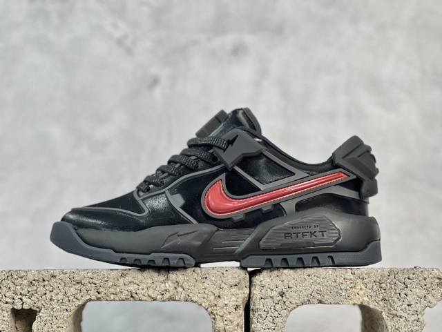 放店私 纯原 Rtfkt X Nike Dunk 黑红色出货 市场1:1顶级还原首发出货 历时开发6个月 原厂定制鞋盒、私模电池、卡片、鞋带 顶级配置 官方高热
