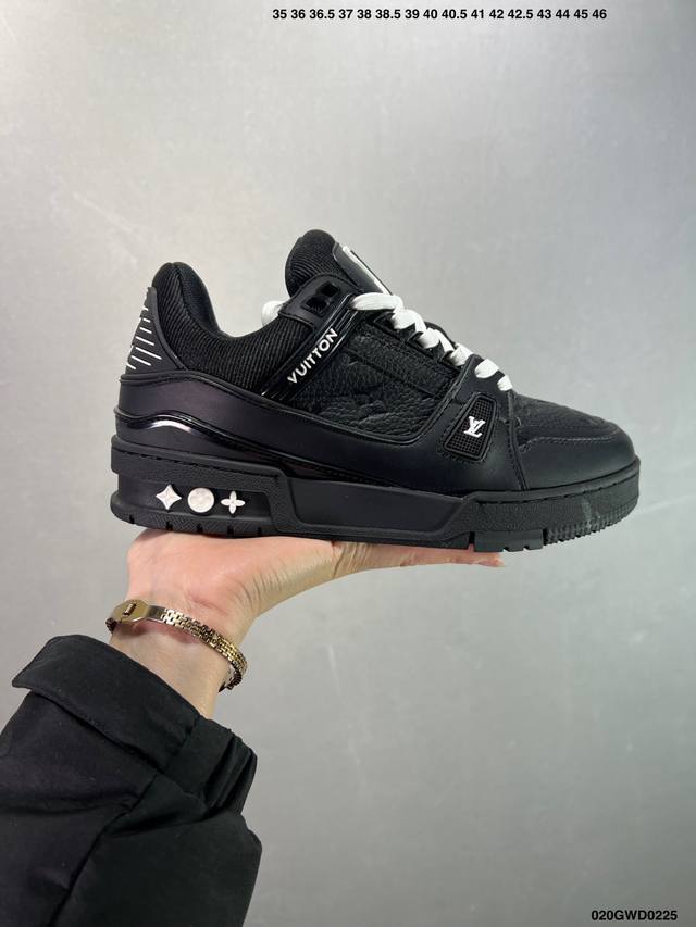 公司级路易威登 Louis Vuitton Lv路易威登板鞋 新款 Lv Trainer最新配色运动鞋 L家 篮球鞋风格运动鞋 该鞋由艺术总监 Virgil A