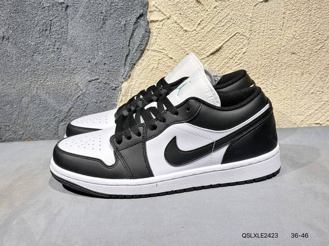 新品上市实拍 Air Jordan 1 Low 低帮 蓝柠檬 Aj1 乔丹1代 Aj1 乔1 低邦 蓝黄拼接 乔丹篮球鞋系列 鞋身采用蓝色皮革勾勒轮廓，明黄色注