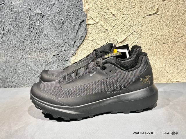新品上市实拍 Arcteryx Konseal Lt W 始祖鸟 此款鞋采用近几年比较流行的版型设计，外观时尚大气，鞋底采用耐磨的材质，穿上它，让您在平时生活和