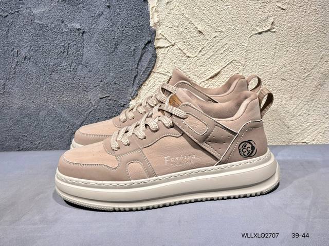 新品上市实拍 Ecco爱步 广东原版透气 配备原版三件套 防尘纸 高弹大底 全头层牛皮 新款百搭休闲款 纯手工制成 鞋面走线工整 清晰质感 原单品质 拼接运动透
