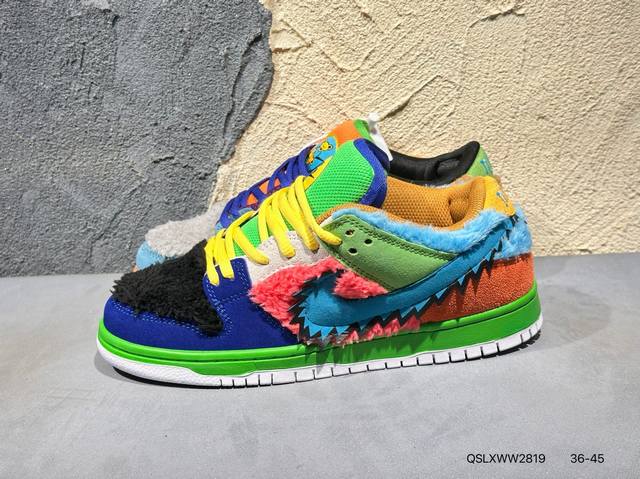 新品上市实拍 Sb Dunk Low Pro 扣篮系列复古低帮休闲运动滑板板鞋。采用脚感柔软舒适Zoomair气垫，有效吸收滑板等极限运动在落地时带来的冲击力，
