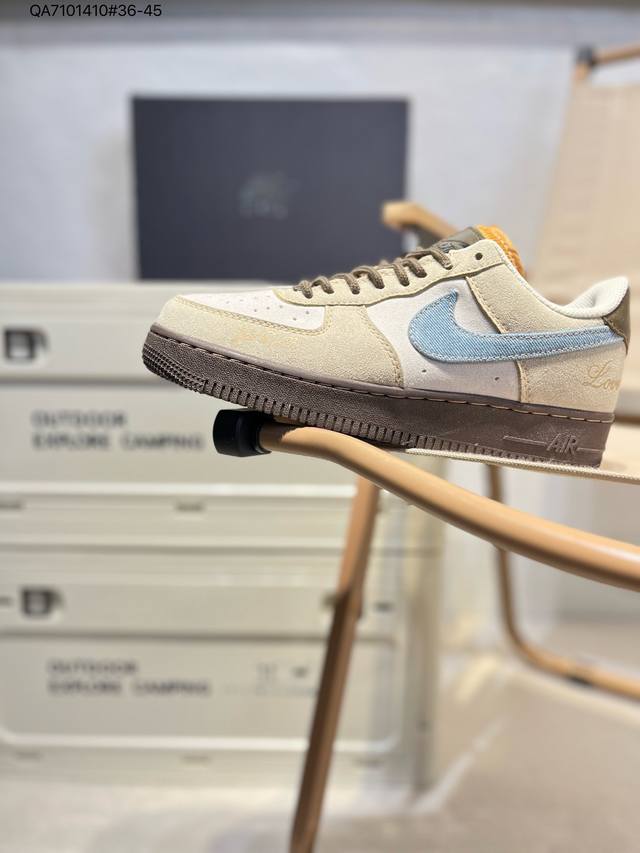 耐克 Nike Air Force 1 '07空军一号 百搭休闲运动板鞋。柔软、弹性十足的缓震性能和出色的中底设计，横跨复古与现代的外型结合，造就出风靡全球三十