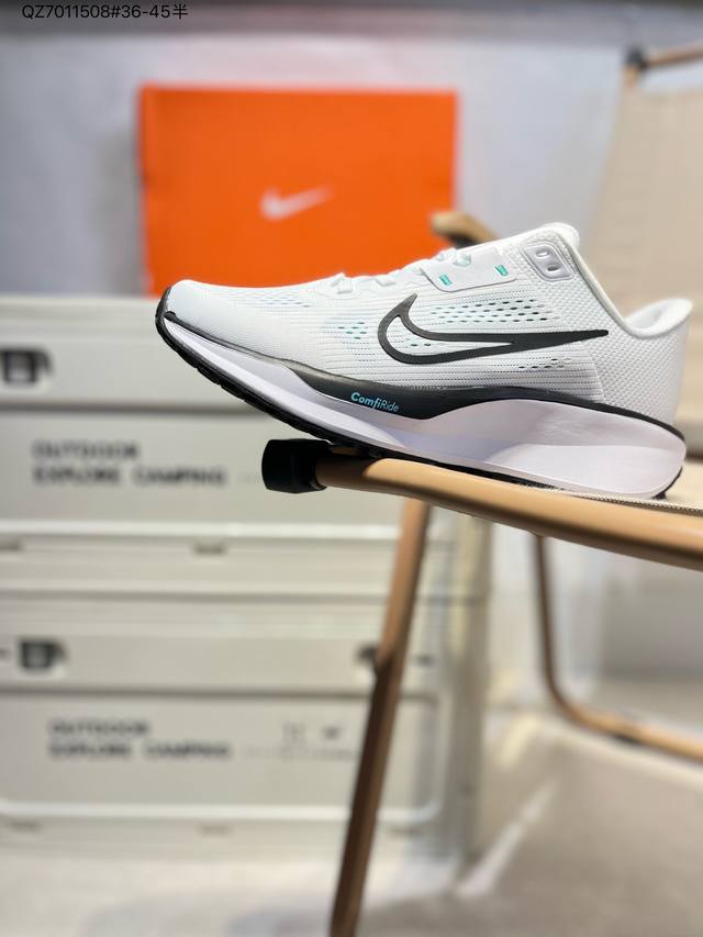 Nike Quest 6极速6代网面透气 时尚休闲跑步鞋 简约高科技设计采用多层材料，为双足带来凉爽感受和稳固体验时尚鞋面搭配中足包覆设计，提供稳固贴合感。一层