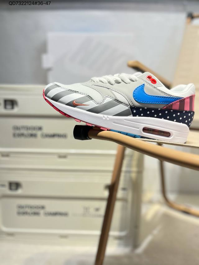 Parra X Nk Air Max 1 货号：At3057-100 Air Max 1 标志性的挡泥板由两段式的纹理拼接而成，波点和警示条纹都有极高的吸睛度。