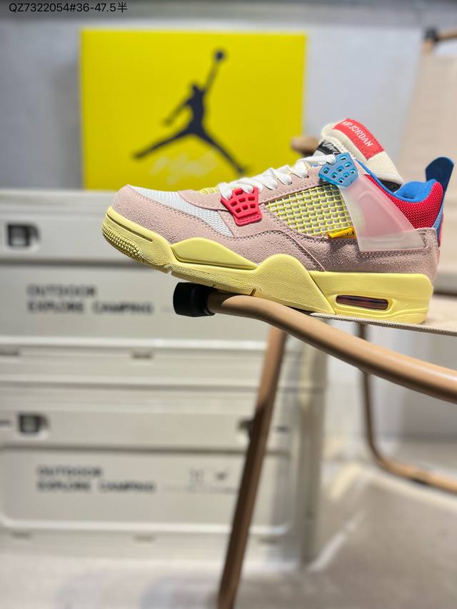 Air Jordan 4 Se 乔丹Aj4中帮休闲运动篮球鞋 只需一看便知鞋款身份的独一无二。 。这款鞋子可以称为绝佳颜值,鞋身以大面积白色呈现,营造简约的视觉