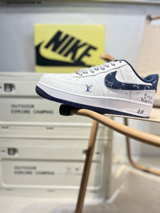 耐克 Nike Air Force 1 '07空军一号 中帮百搭休闲运动板鞋。柔软、弹性十足的缓震性能和出色的中底设计，横跨复古与现代的外型结合，造就出风靡全球