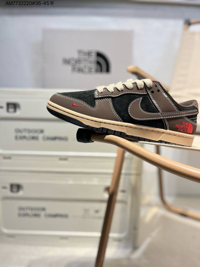 Nk Dunk Low Cdg联名 三方联名 Sb低帮休闲板鞋 #美国著名户外品牌与日本东京设计师川久保玲Cdg联合打造街头滑板鞋，有北面雪山简约的风格，还有C