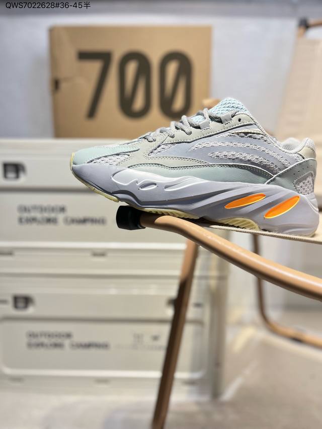 公司级真爆 阿迪达斯Adidas Yeezy 700V2 “Teal Blue 椰子700V2复老古爹鞋。延续了爹老鞋粗犷风格与复廓古形，继承Yeezy 700