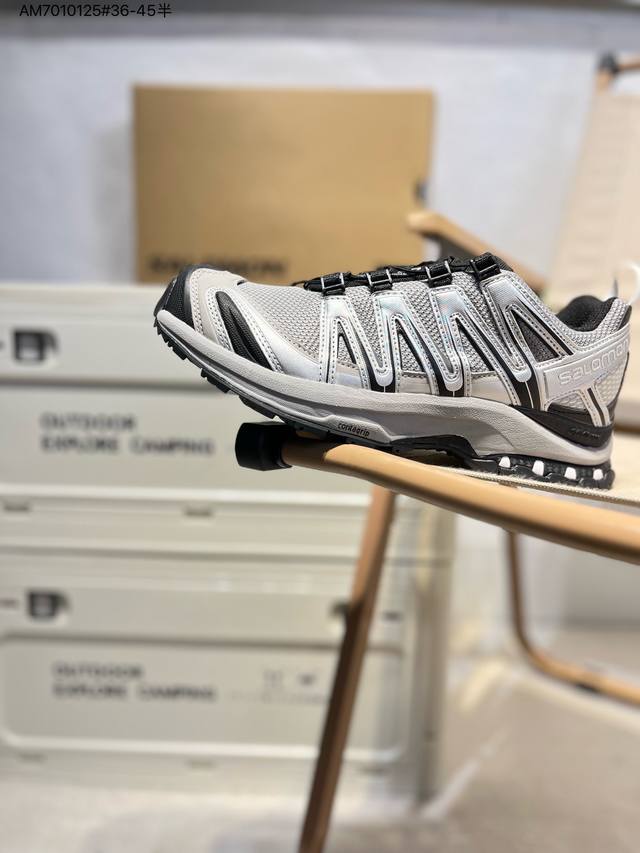 Salomon Xa Pro 3D 萨洛蒙户外越野跑鞋 #鞋面采用Sensifit贴合技术 全方位贴合包裹脚型 鞋跟部鞋底牵引设计 提供强大的抓地性能 更适应野