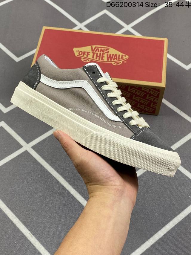 万斯 Vans 小头 短头 版本 权志龙 酒红Og Style 36 权志龙 低帮复古硫化帆布板鞋 此次带来鞋款以Style36鞋身为酒红鞋舌白色点缀 上脚高级