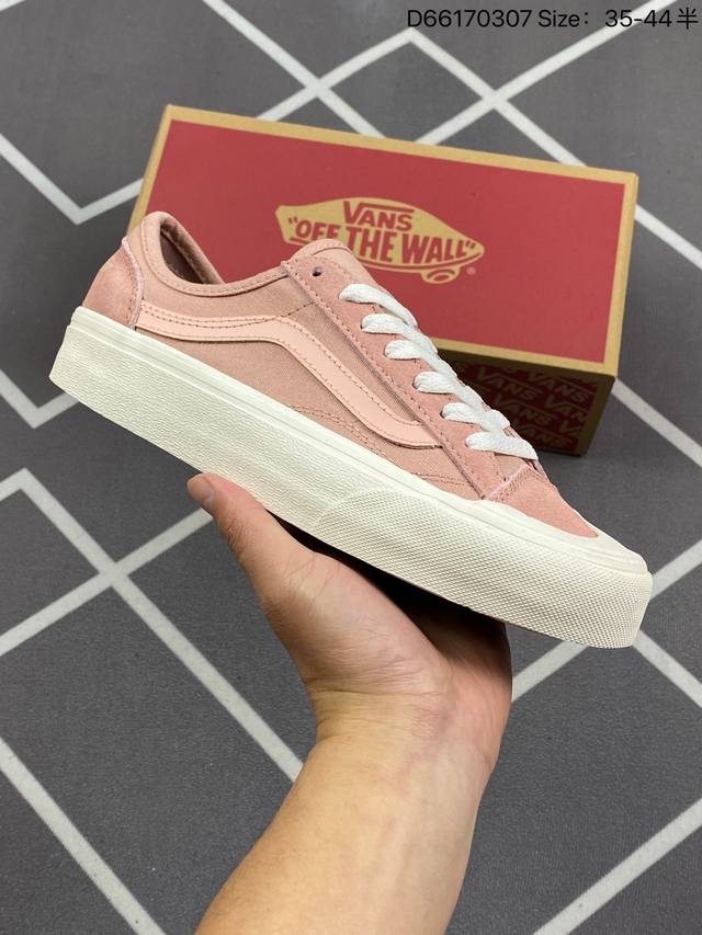 万斯 Pilgrim Surf + Supply X Vans Vault Og Style 36 Lx 高端联名，硫化大底，鞋身用到常见的 “麂皮 + 帆布”