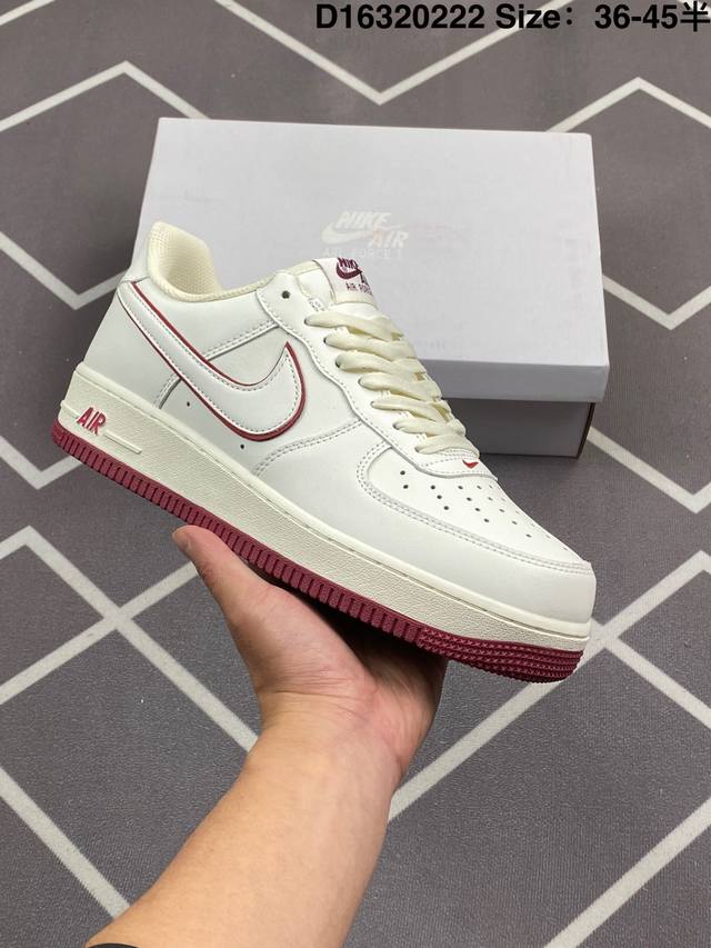 Air Force 1 '07 Low 米白黑 原楦头原纸板 打造纯正空军版型 #专注外贸渠道 全掌内置蜂窝气垫 #原盒配件 原厂中底钢印、拉帮完美 官方同步上
