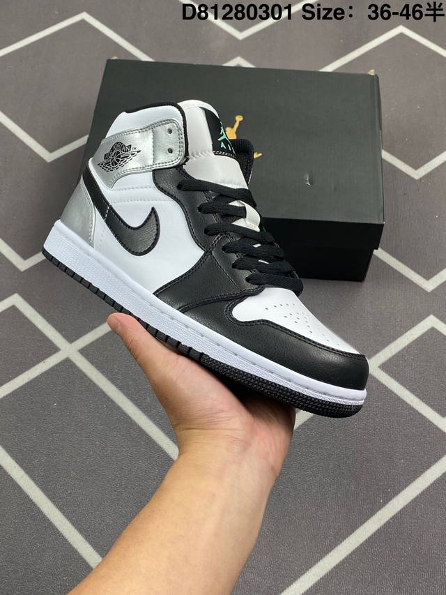 Air Jordan 1 Mid Aj1 乔1黑白银 中帮文化休闲板鞋 Dq8423-103 尺码：36 36.5 37.5 38 38.5 39 40 40.