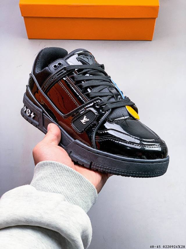 全新Lv路易威登Louis Vuitton Trainer Sneaker Low 休闲运动文化百搭板鞋 0220924X28
