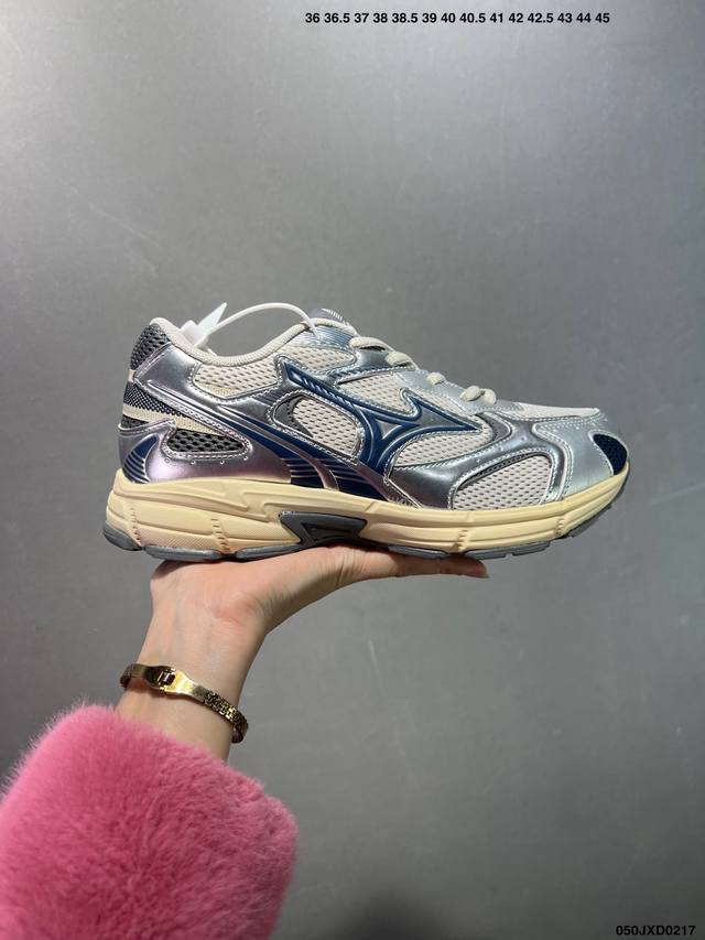 公司级Mizuno Halo Mix 复古单品 日本美津浓株式会社于1906年创立的运动品牌经过一个多世纪的不断努力现已成为世界著名的运动器具、服装和鞋类生产商