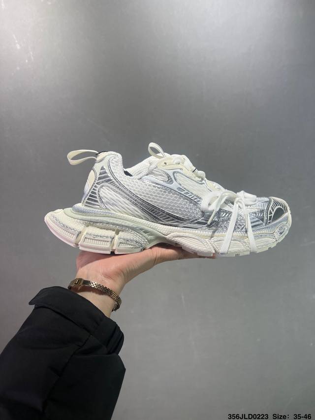 公司级Balenciaga 巴黎世家 采用环保再生超纤革与网眼织物鞋面材质 原鞋一致重度做旧效果 ，全原装Eva环保去臭环型鞋垫，全新开发5层私模,搭载轻量发泡