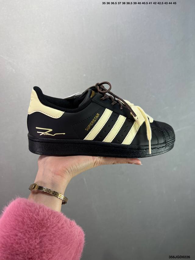 Ad Originals Superstar 经典复古贝壳头板鞋 Eg4959 诞生于1969年 是第一双将全皮面鞋 身与橡胶鞋头结合在一起的低帮篮球鞋 Sup