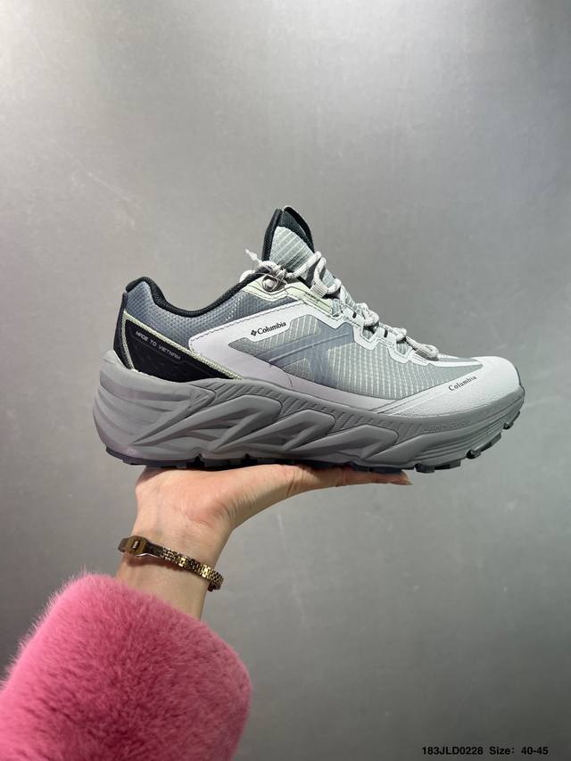 公司级Columbia Outdoor Hiking 哥伦比亚远足系列低帮系带户外风超轻徒步登山运动训练鞋 Columbia成立于1938年，源自美国俄勒冈州波