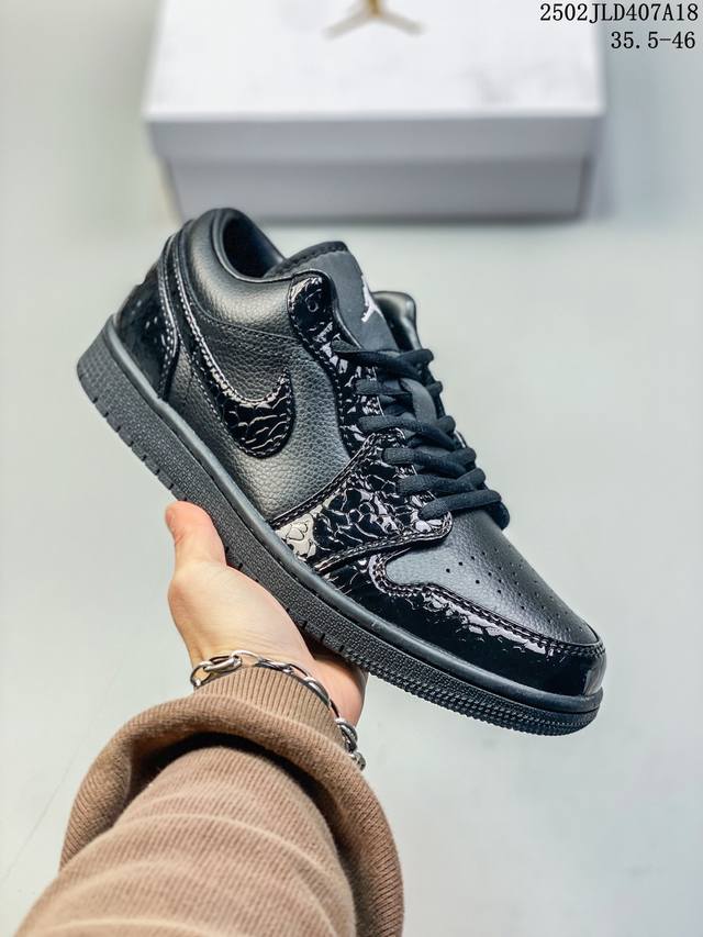 Nike Air Jordan 1 Low Aj1乔1低帮休闲板鞋 同步官方配色 头层皮打造 正确满胶鞋垫 四线拉帮 原厂织唛标 鞋舌高弹海绵填充 官方货号:5