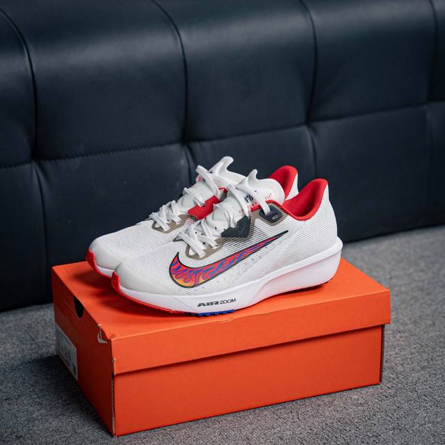 核心私 Air Zoom Rival Fly 4超弹透气轻量跑步鞋鞋款搭载 Flyknit 材料 出众弹性 易于穿脱 采用React技术 轻盈耐 跑步健身房锻炼