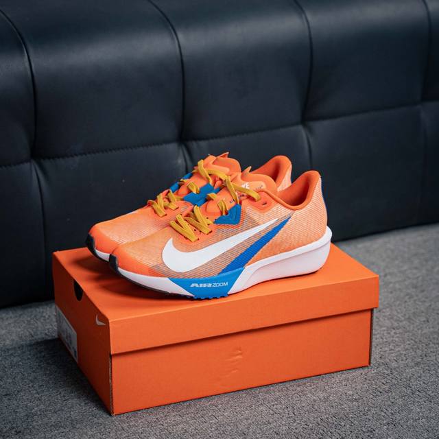 核心私 Air Zoom Rival Fly 4超弹透气轻量跑步鞋鞋款搭载 Flyknit 材料 出众弹性 易于穿脱 采用React技术 轻盈耐 跑步健身房锻炼