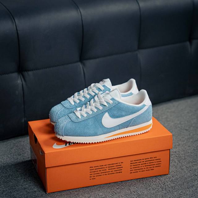 核心私 耐克 Classic Cortez Leather 阿甘复古初代皮革运动慢跑鞋。Nike Classic Cortez 鞋款是 Nike 元年款跑步鞋，