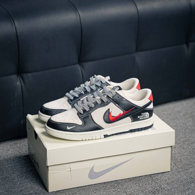 核心私 Nike Dunk 全套原楦原模倾力打造完美版型 独家原厂航空铝磨具打磨大底 鞋头坡度极致还原 无解鞋型 原盒原配 圈内天花板工艺 原厂冲刀 超高清洁度