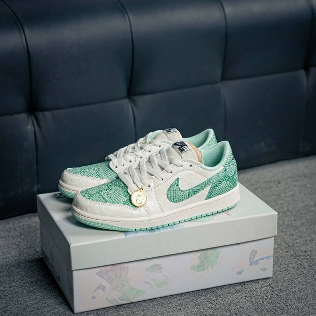 核心私 Air Jordan 1 乔丹篮球鞋男女运动鞋潮流板鞋 货号：Hf3144 100 尺码：36 37 37.5 38 38.5 39 40 40.5 4