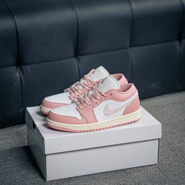 核心私 Air Jordan 1 乔丹篮球鞋男女运动鞋潮流板鞋 货号：Dc0774 162 尺码：36 37 37.5 38 38.5 39 40