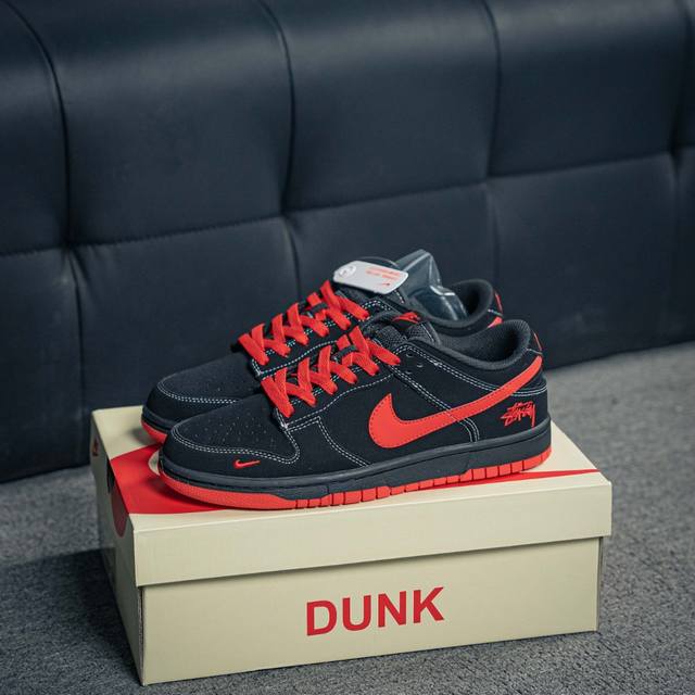 核心私 Nike Dunk 全套原楦原模倾力打造完美版型 独家原厂航空铝磨具打磨大底 鞋头坡度极致还原 无解鞋型 原盒原配 圈内天花板工艺 原厂冲刀 超高清洁度