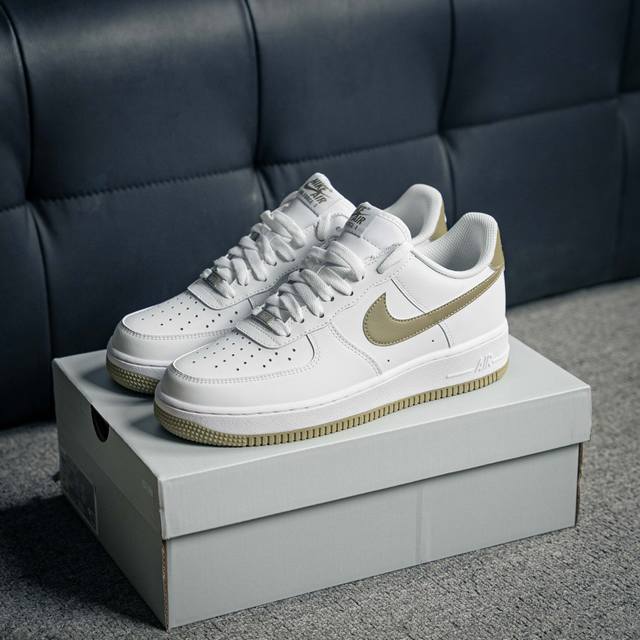 核心私 Air Force 1 原装级别 原楦头原纸板 打造纯正空军版型专注外贸渠道 全掌内置蜂窝气垫 原盒配件 原厂中底钢印、拉帮完美 货号：Fj4146 1