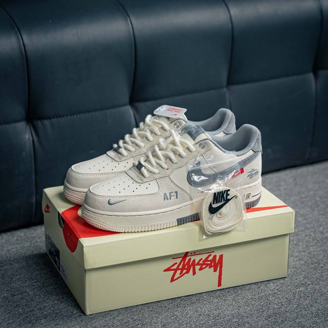 核心私 Air Force 1 原装级别 原楦头原纸板 打造纯正空军版型专注外贸渠道 全掌内置蜂窝气垫 原盒配件 原厂中底钢印、拉帮完美 货号：Sj6698 0