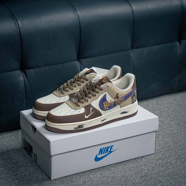 核心私 Air Force 1 原装级别 原楦头原纸板 打造纯正空军版型专注外贸渠道 全掌内置蜂窝气垫 原盒配件 原厂中底钢印、拉帮完美 货号：Lj2288 1