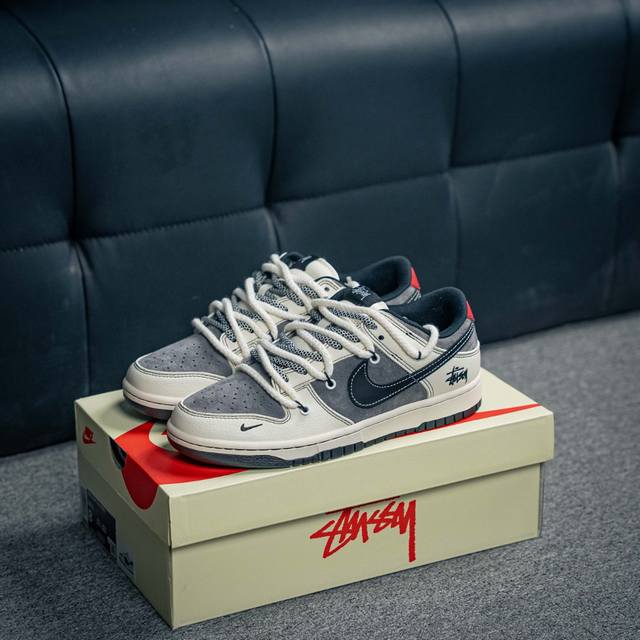 核心私 Nike Dunk 全套原楦原模倾力打造完美版型 独家原厂航空铝磨具打磨大底 鞋头坡度极致还原 无解鞋型 原盒原配 圈内天花板工艺 原厂冲刀 超高清洁度