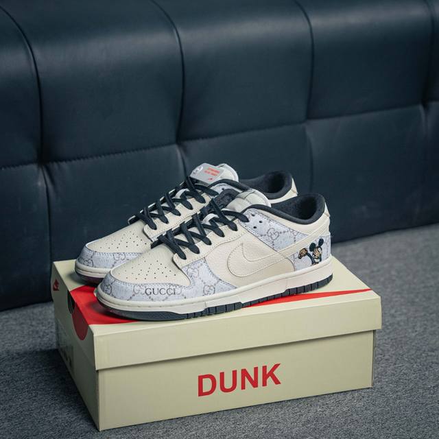 核心私 Nike Dunk 全套原楦原模倾力打造完美版型 独家原厂航空铝磨具打磨大底 鞋头坡度极致还原 无解鞋型 原盒原配 圈内天花板工艺 原厂冲刀 超高清洁度