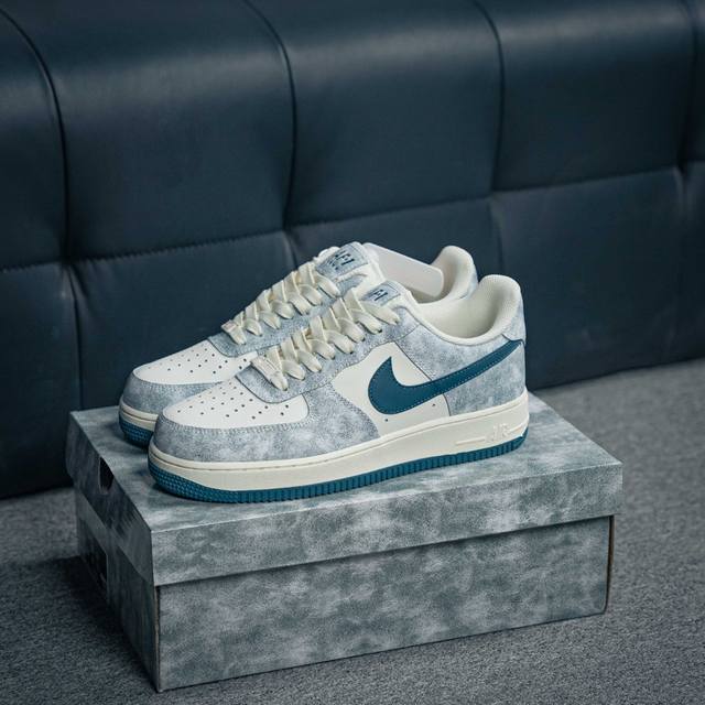 核心私 Air Force 1 原装级别 原楦头原纸板 打造纯正空军版型专注外贸渠道 全掌内置蜂窝气垫 原盒配件 原厂中底钢印、拉帮完美 货号：Bx5815 5