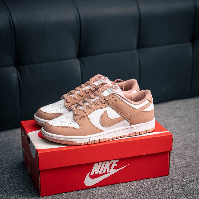 核心私 Nike Dunk 全套原楦原模倾力打造完美版型 独家原厂航空铝磨具打磨大底 鞋头坡度极致还原 无解鞋型 原盒原配 圈内天花板工艺 原厂冲刀 超高清洁度