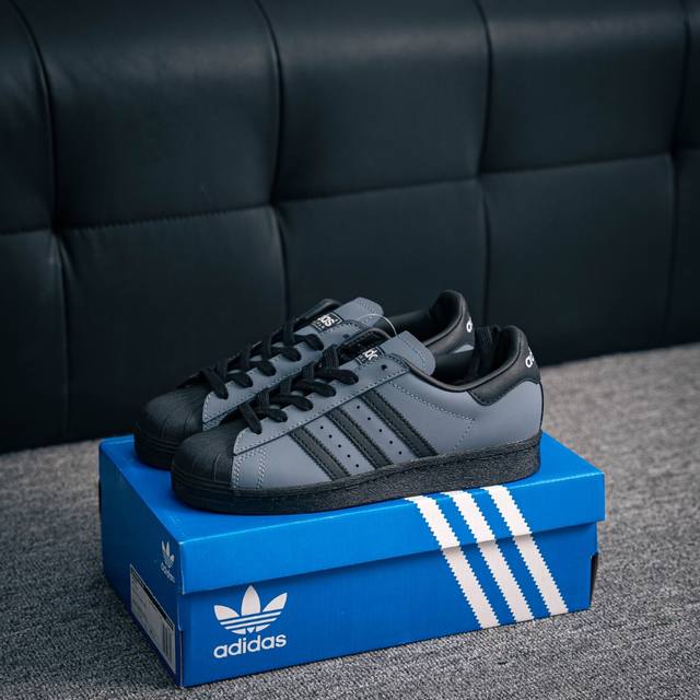 核心私 阿迪达斯Adidas三叶草 Originals Superstar 82 贝壳头系列低帮经典百搭休闲运动板鞋 货号：If6187 尺码：35 36 37