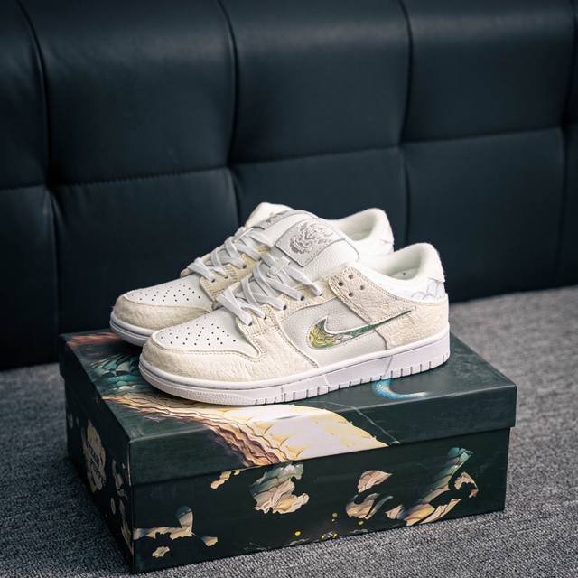 核心私 Nike Dunk 全套原楦原模倾力打造完美版型 独家原厂航空铝磨具打磨大底 鞋头坡度极致还原 无解鞋型 原盒原配 圈内天花板工艺 原厂冲刀 超高清洁度