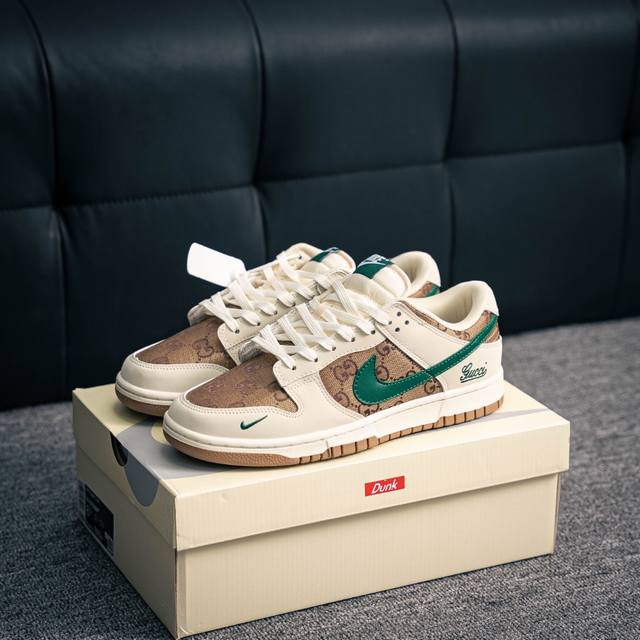 核心私 Nike Dunk 全套原楦原模倾力打造完美版型 独家原厂航空铝磨具打磨大底 鞋头坡度极致还原 无解鞋型 原盒原配 圈内天花板工艺 原厂冲刀 超高清洁度