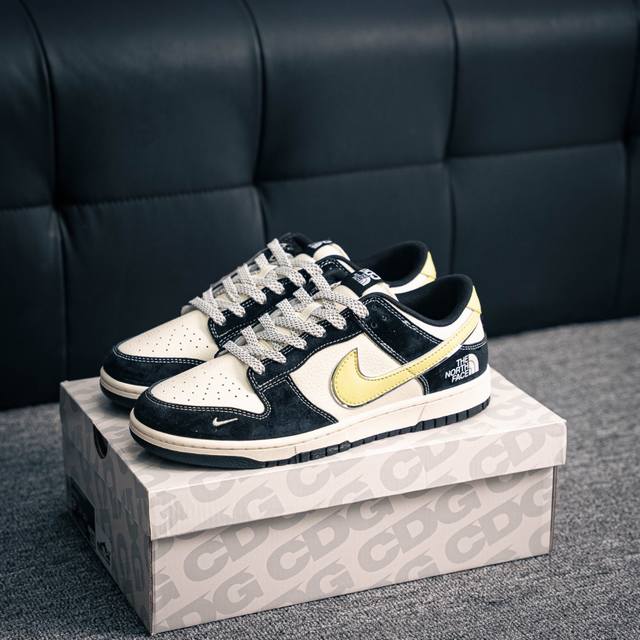 核心私 Nike Dunk 全套原楦原模倾力打造完美版型 独家原厂航空铝磨具打磨大底 鞋头坡度极致还原 无解鞋型 原盒原配 圈内天花板工艺 原厂冲刀 超高清洁度