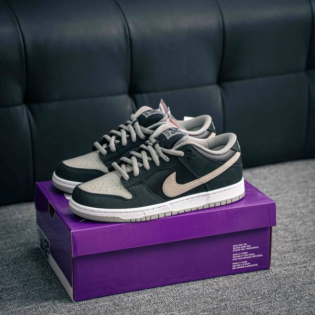 N版 核心私 Nike Dunk 全套原楦原模倾力打造完美版型 独家原厂航空铝磨具打磨大底 鞋头坡度极致还原 无解鞋型 原盒原配 圈内天花板工艺 原厂冲刀 超高